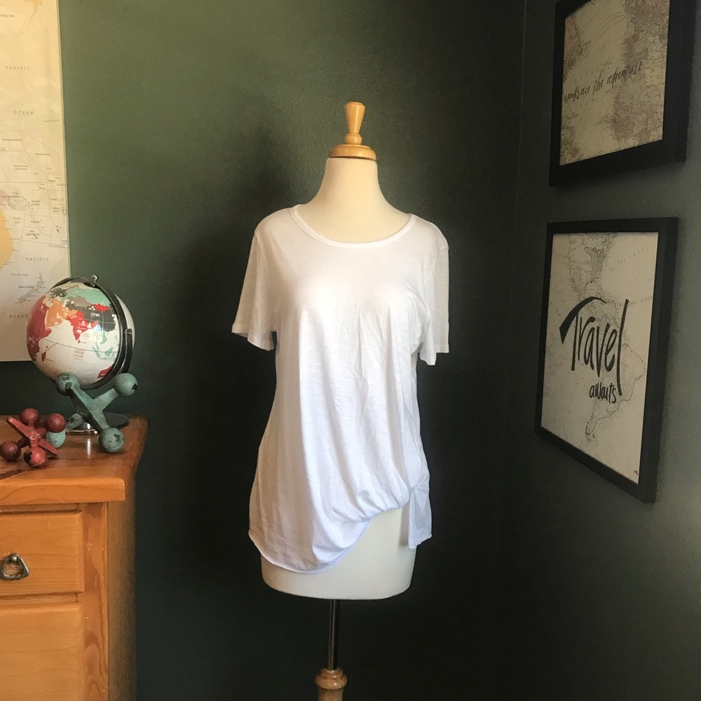 Socialite T-shirt Size Medium